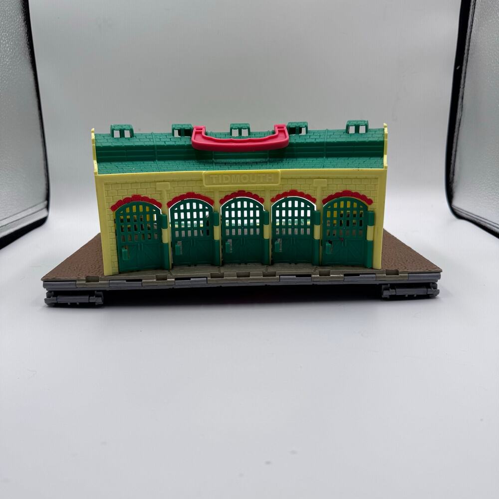 Fisher-Price Thomas & Friends Take-n-Play Folding Tidmouth Sheds Portable Set - Picture 4 of 12